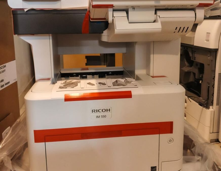 Impresora multifunción Ricoh IM 550 blanco y negro A4 en Quito Ecuador